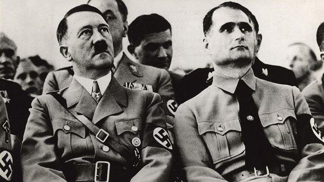 Jako Hitlerv námstek rozhodoval o tom, komu dá nacistický vdce audienci a