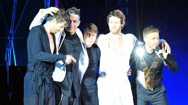 Kapela Take That b�hem jednoho ze svých koncert� p�i turné Progress
