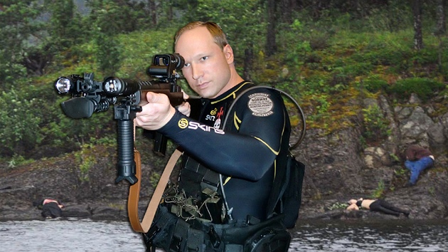Anders Behring Breivik s útonou pukou. Fotografii zveejnil ve svém manifestu.