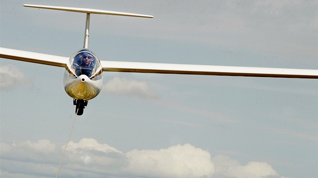 VZH�RU DO DÁLEK. V úterý letc�m po�así p�álo, tak�e mohli absolvovat �tvrtý