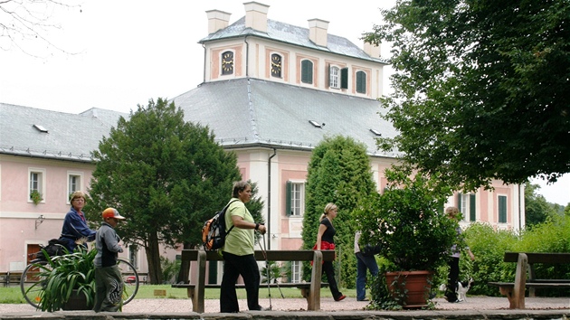 Turisté na zámku v Ratibořicích