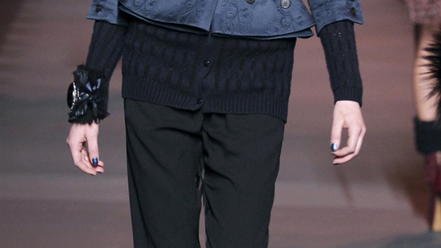 Klíčové trendy sezóny podzim-zima 2011/2012: Černé kalhoty (z přehlídky Dior)