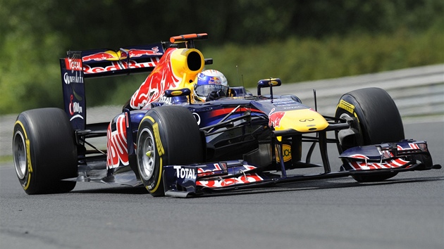 Sebastian Vettel z Red Bullu bhem tetího tréninku ped Velkou cenou Maarska.