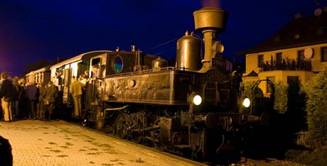 Lokomotiva "Kafemlejnek" pi jízdách historického vlaku bhem Bezdruického