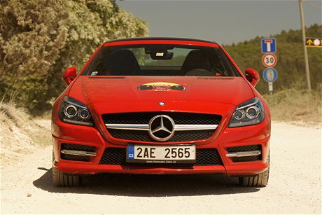 Sportovní Mercedes SLK je podle statistik z nmeckých STK nejspolehlivjí mladá ojetina