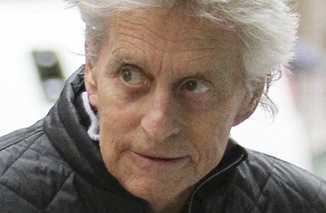 Michael Douglas bojuje s rakovinou krku