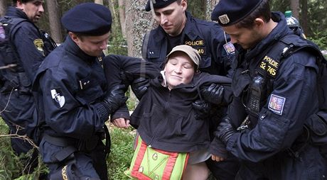 Policejní zásah proti aktivistm na umav v roce 2011.