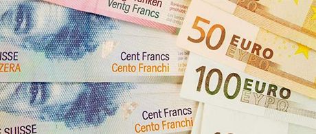 výcarský frank v poslední dob výrazn posílil vi euru i dolaru. Ilustraní snímek