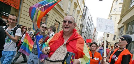 Úastníci pochodu Queer Parade (Ilustraní snímek)