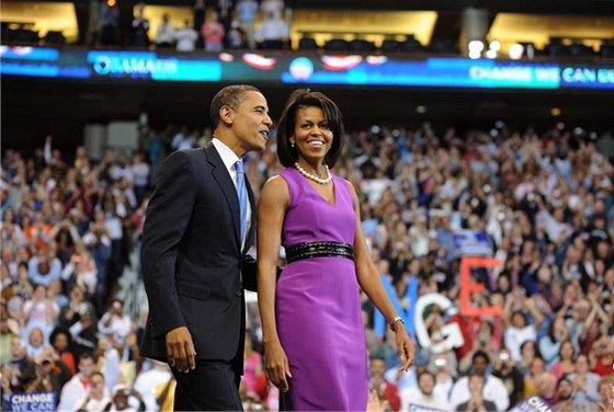 Barack Obama s manelkou Michelle v ervnu 2008