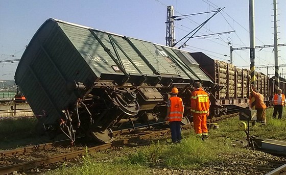 V Brn-Malomicích ujela pi posunu souprava a zniila výhybku. Jeden z voz