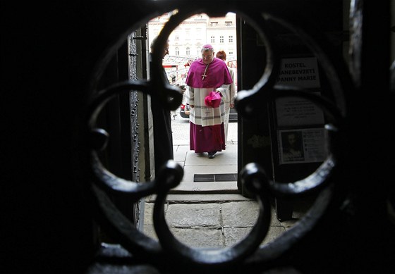 Arcibiskup Dominik Duka na pouti v Chrudimi