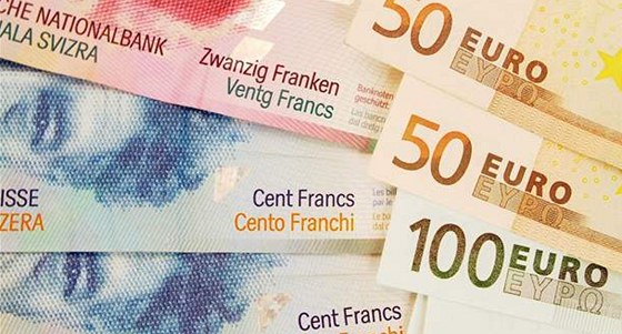 výcarský frank v poslední dob výrazn posílil vi euru i dolaru. Ilustraní snímek