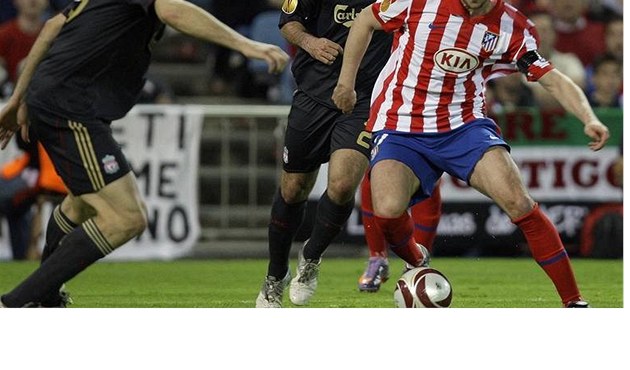 OBRÁNCE V ÚTOKU. �eský bek Tomá� Ujfalu�i ve slu�bách Atlétika Madrid se v
