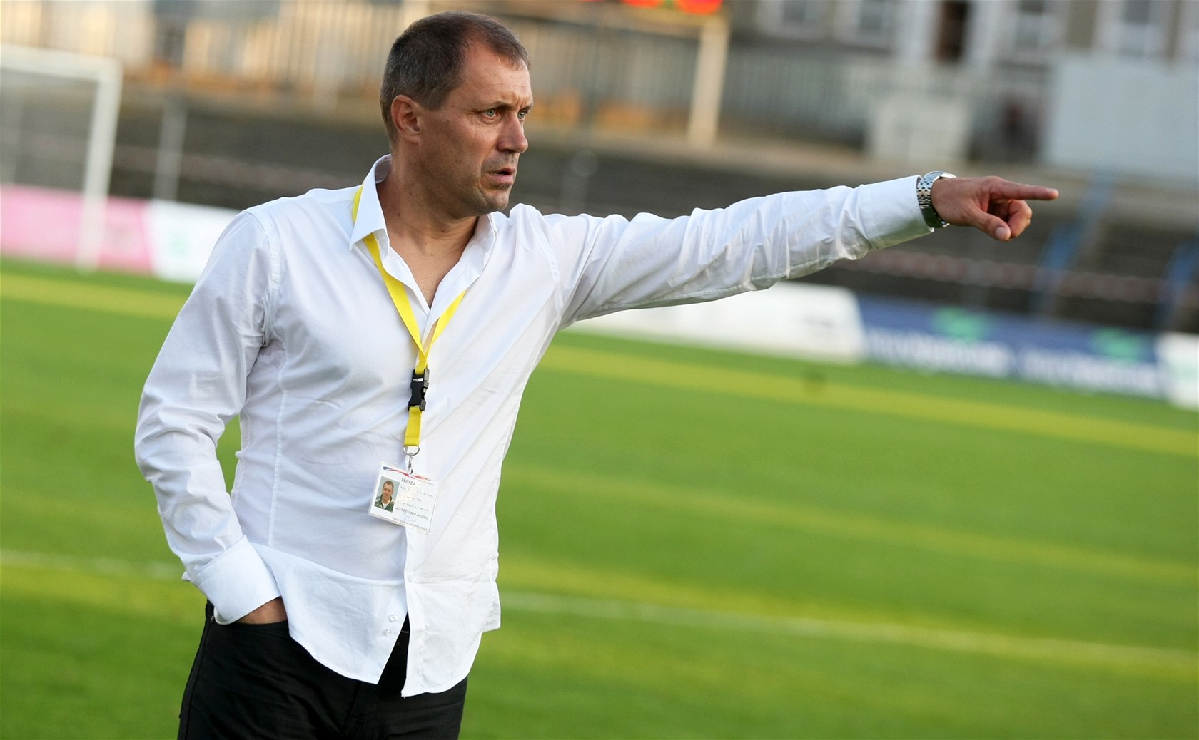 Trenér jihlavských fotbalist� Roman Pivarník
