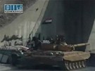 Tanky syrské amrády ve mst Hamá (2. srpna 2011)