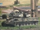 Tanky syrské armády ve mst Hamá (2. srpna 2011)