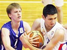 Srbský basketbalista Dorde Kaplanovi (uprosted) se ocitl pod tlakem eských