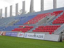 Nové sedaky na tribunách rekonstruovaného plzeského stadionu