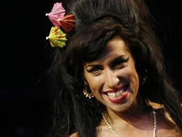 Z festivalu v Glastonbury - zpvaka Amy Winehouse - (28. ervna 2008)