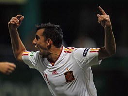 panlský fotbalista Pablo Alcácer se raduje ze vsteleného gólu.