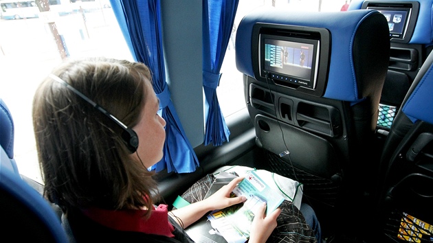 Nový autobus spole�nosti Student Agency nabídne v sedadlech vestav�né obrazovky.