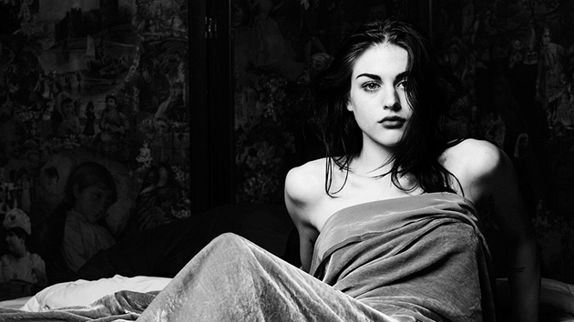 Frances Bean Cobainov, dcera zpvka Kurta Cobaina a Courtney Love (srpen 2011)