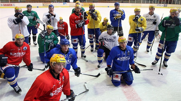 V AZYLU. Zlíntí hokejisté zahájili pípravu na led v Uherském Hraditi.
