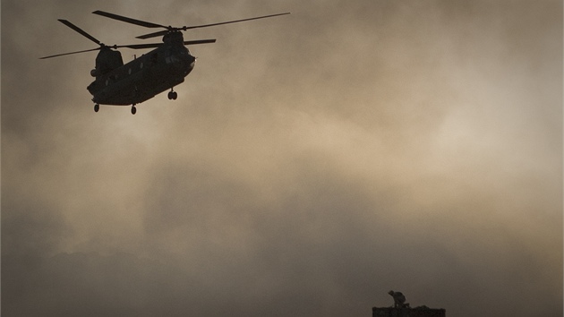 Helikoptéra Chinook p�i zásahu v Afghánistánu