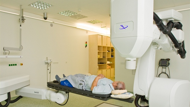 Unikátní pístroj Cyberknife slaví rok a 300 oetených pacient.