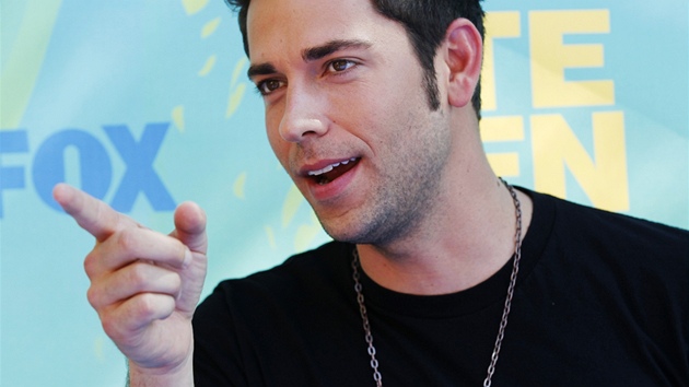 Zachary Levi (2011)