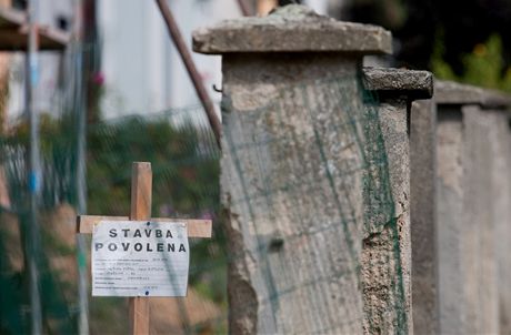 Stavební dozor na oprav koly v Pibyslavi vyhrál ve výbrovém ízení uitel. Ilustraní foto