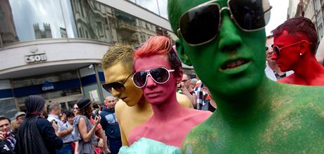 Pestrobarevný prvod lidí s meninovou sexuální orientací bude Prahou procházet zejm kadý rok.