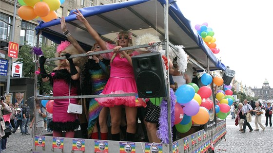 Loský duhový pochod menin Prague Pride.