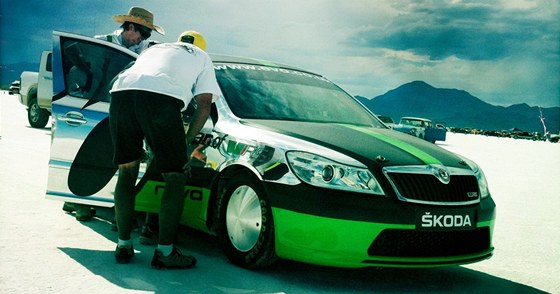 Rekordní Škoda Octavia na silných pláních v Bonnevillu