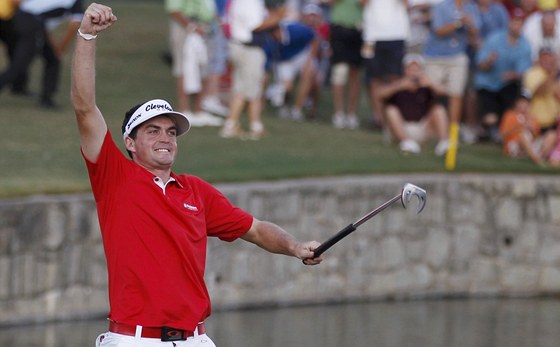 JE TO DOMA! Golfista Keegan Bradley vyhrál PGA Championship a zachránil povst