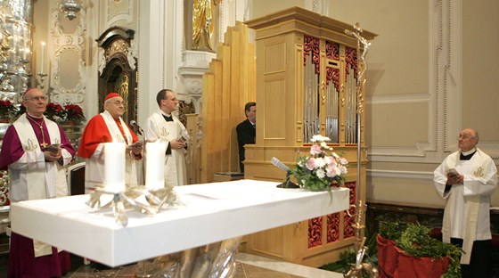 Varhaná Vladimír lajch postavil pro Svatou Horu zatím provizorní chórové varhany.