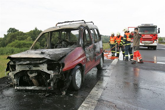 Nedaleko obchodního domu Globus v Karlových Varech shoel ve tvrtek ráno vz