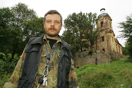 Ji�í Schierl, p�edseda ob�anského sdru�ení Pod st�echou, které zachra�uje...