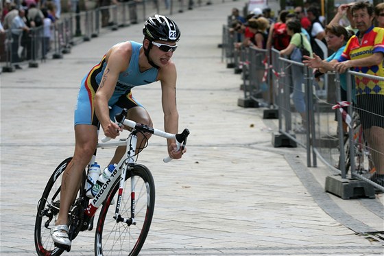 Víkendový triatlon v Karlových Varech omezí dopravu v centru lázeského msta.