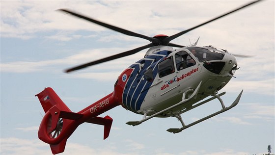Muže ve věku 61 let, který pracuje jako programátor stroje, musel transportovat vrtulník záchranky do traumacentra Fakultní nemocnice Brno. Ilustrační snímek