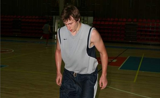 Martin Kí na prvním tréninku basketbalit Nymburka.