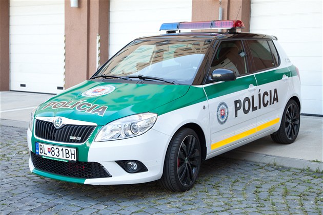 Policie na Slovensku u� fabie vyu�ívá. Na snímku nepr�st�elná �koda Fabia RS.