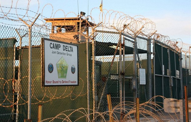 Trump chce poslat na Guantánamo i Evropany, píší v USA. Bílý dům to popírá