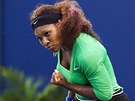 JO! Americká tenistka Serena Williamsová pedvádí vítzné gesto. Ovládla turnaj