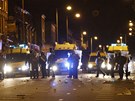 Poádková policie steí ulice Liverpoolu (9. srpna 2011)