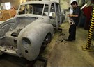 Renovace aerodynamického veterána Tatra 87 v kopivnické firm Ecorra tvrt...