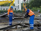 Kvli oprav kolej je od pondl uzavena Vejprnick ulice v Plzni. 