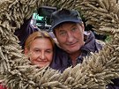 Bolek Polívka a Eva Holubová jako zemdlci pi natáení filmu Cesta do lesa...