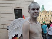 astnci pochodu v rmci akce Prague Pride v ulicch Prahy